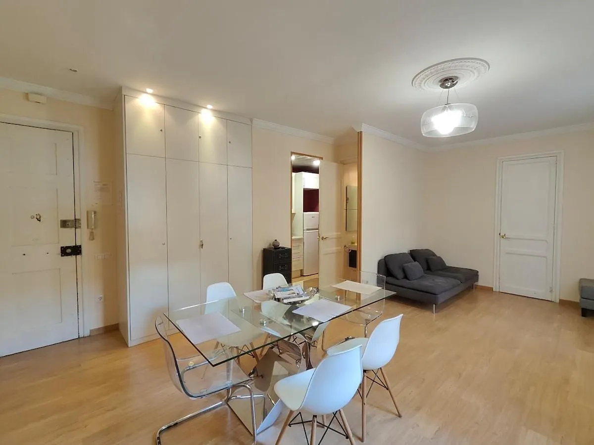 Elegant Apartment Rambla Badal Βαρκελώνη